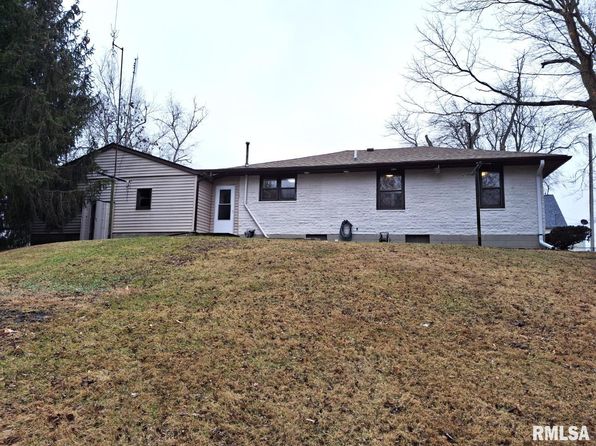 300 E 4th St, Saint David, IL 61563