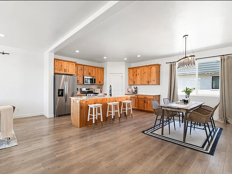 768 W Harvest Glen Rd — Photo 5