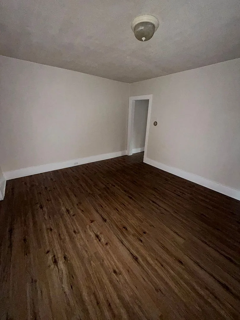 3 bed, $1,229 — Photo 3
