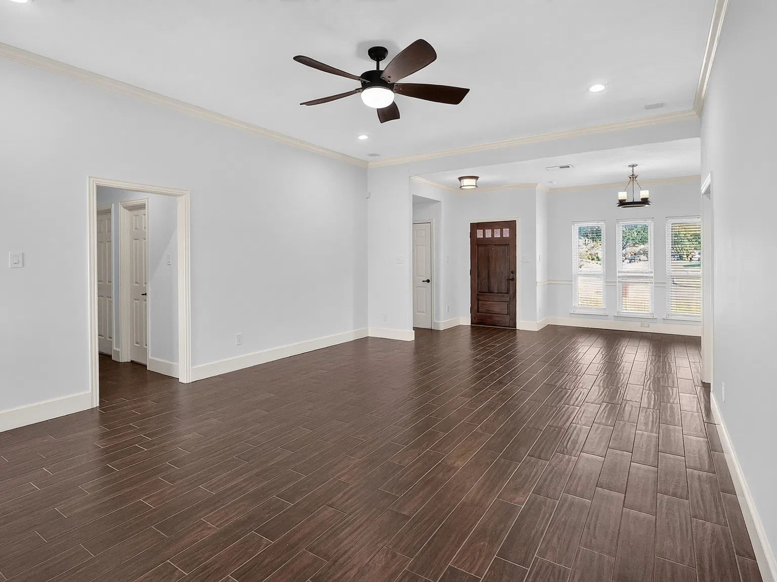 3 bed, 1652 sqft, $2,200 — Photo 2