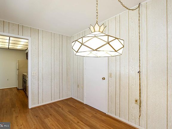 5th image of 15202 Hyde Park Dr #36-36-B