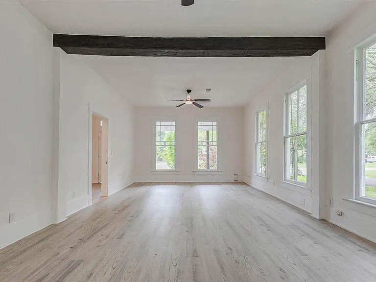 1302 Ross St — Photo 4