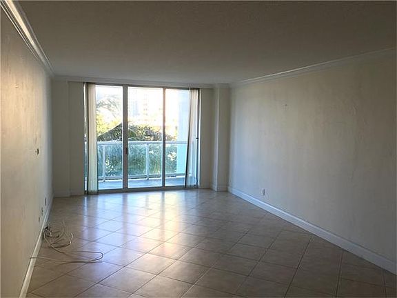 5th image of 19390 Collins Ave APT 414