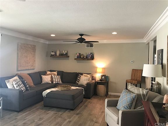 3rd image of 1025 Bermuda Dr