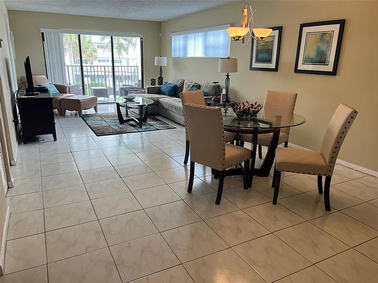 445 SE 21st Ave #201 — Photo 13