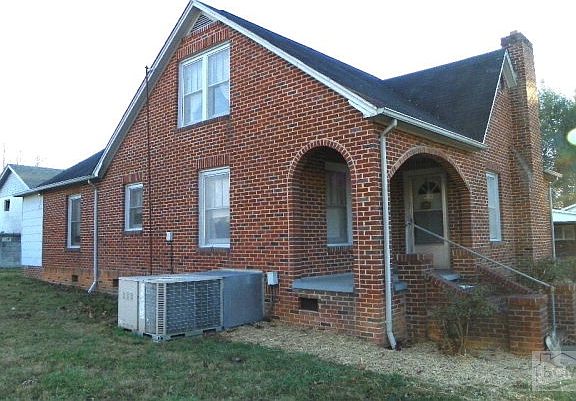 2nd image of 1445 Clearview Dr