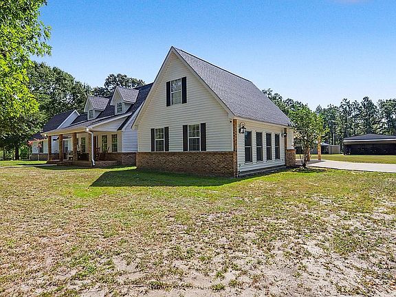 3rd image of 228 Turner Ln