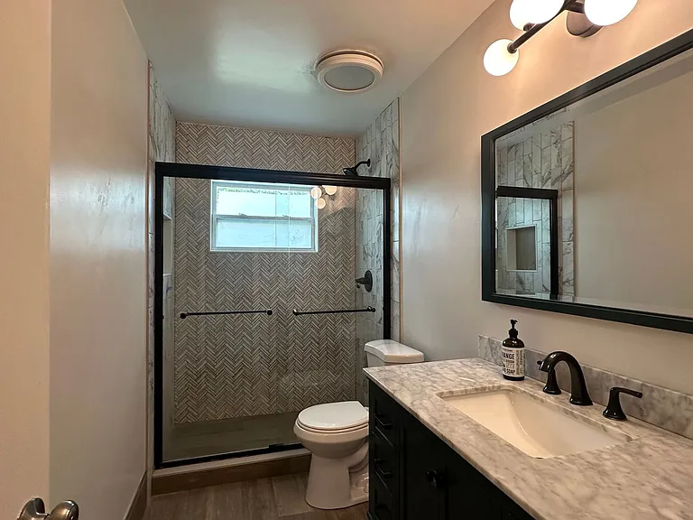616 Iris St — Photo 22