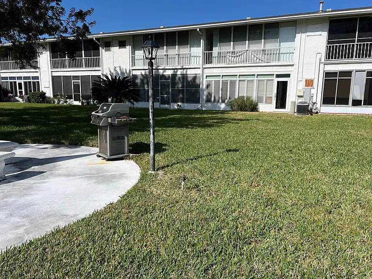 Courtyard includes Gas Grills