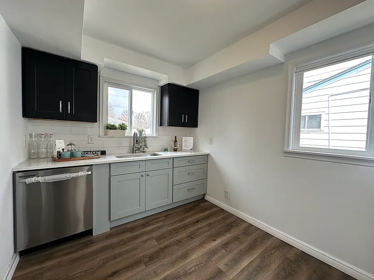 1615 E Greig Ave — Photo 8