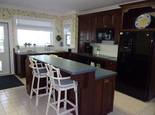 2020 Bates Dr, Hillsdale, MI 49242