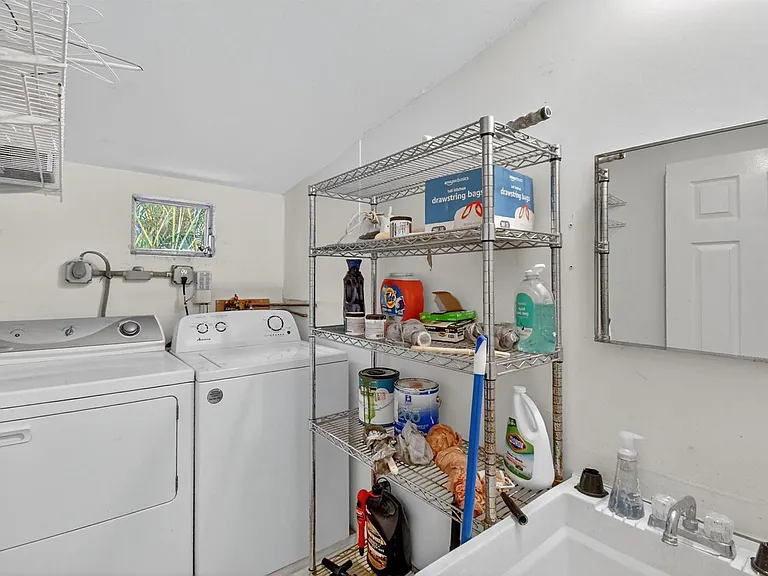 1606 NE 15th Ave — Photo 32