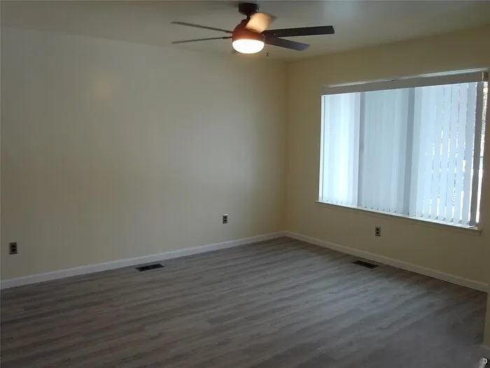 5 bed, 2.5 bath, 1600 sqft, $2,500 — Photo 4