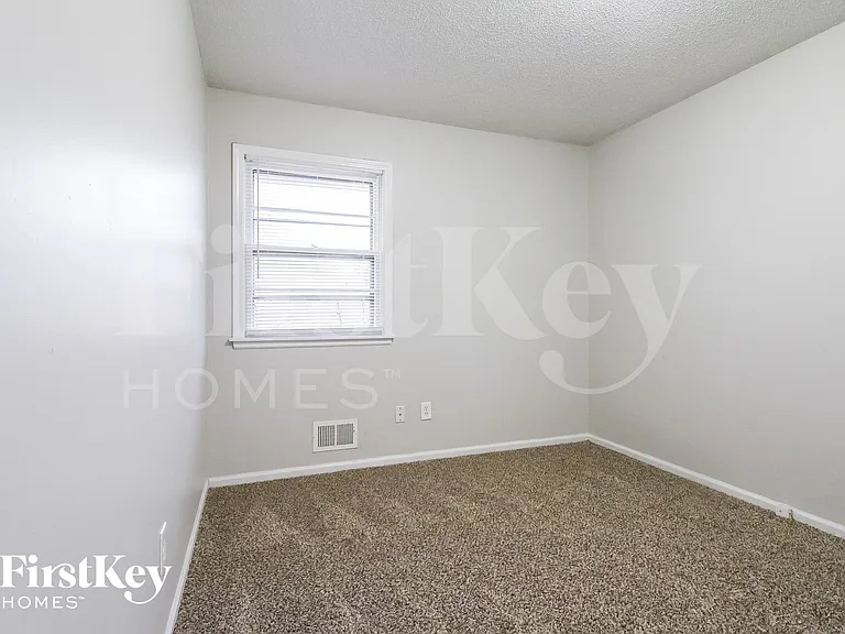 2508 NW 5th St — Photo 11