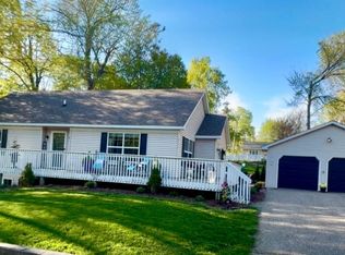 5142 Waterbury Rd, Mound, MN 55364