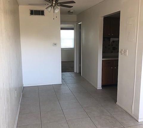2nd image of 7801 Ridgewood Ave APT 25