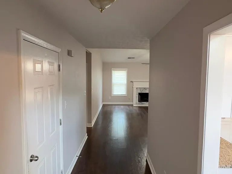 920 Grace Dr — Photo 3
