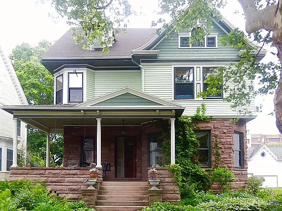 Historic 12 Strathallan Park