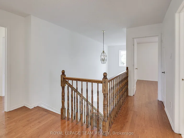 35 Norgold Cres — Photo 27