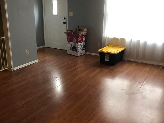 4th image of 109 Crystal Lake Dr