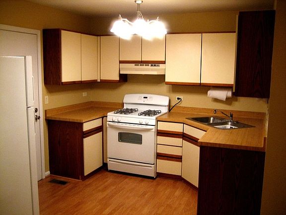 4th image of 2623 College Hill Cir #172