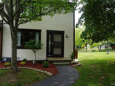 1208 Charlesgate Cir, East Amherst, NY, 14051