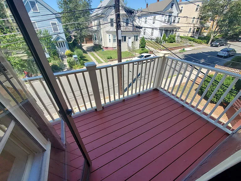32 Claremon St — Photo 10