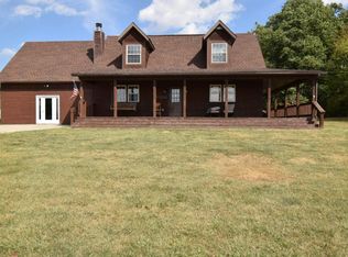 8393 Davis Ln, Lancaster, OH 43130