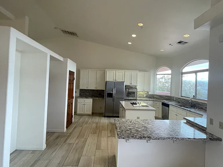 10745 Pinon Ave — Photo 7