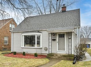 5249 North Bay Ridge AVENUE, Whitefish Bay, WI 53217