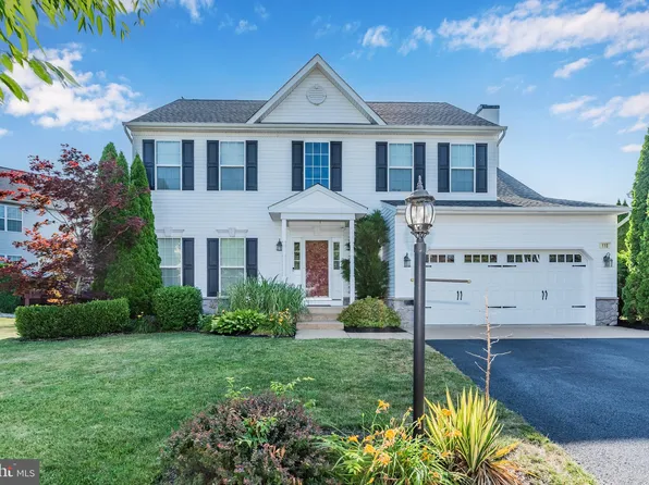 110 Evergreen Cir, Dillsburg, PA 17019