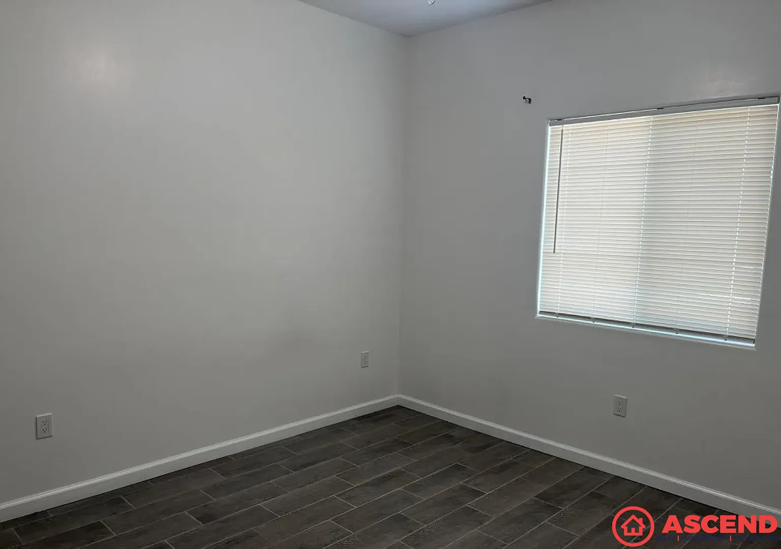 Comfortable 3BD/2BA Home in Bakersfield's 93304 Water Included, No Pets! — Photo 4