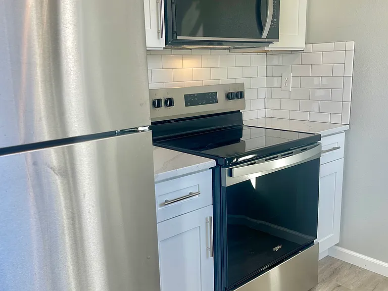 340 NE Highland Ln #340 — Photo 8