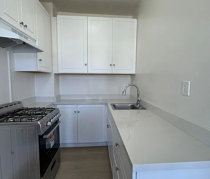 536 Leavenworth Street — Photo 16