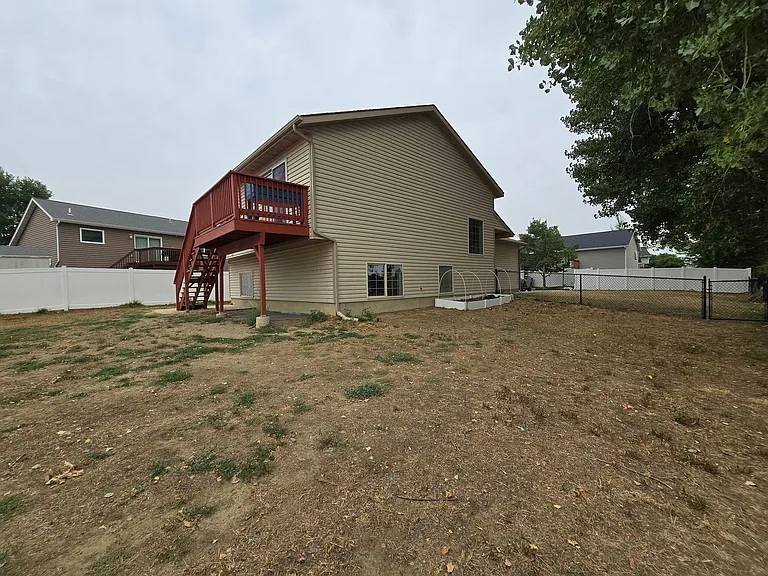 1317 Mirror Lake Ln — Photo 4