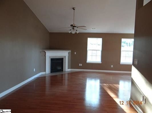 3rd image of 203 Oakboro Ln