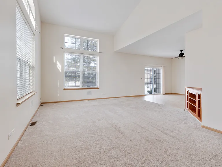 840 Amelia Ct — Photo 4