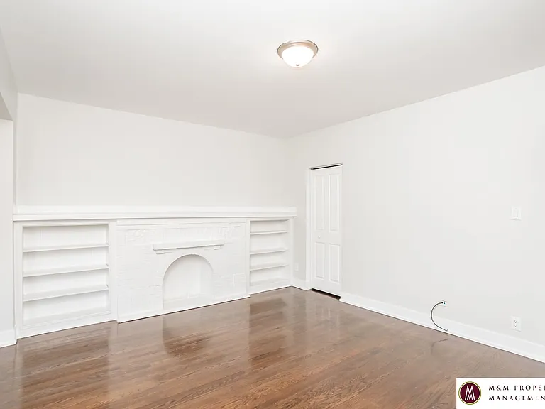 300 Madison St — Photo 2