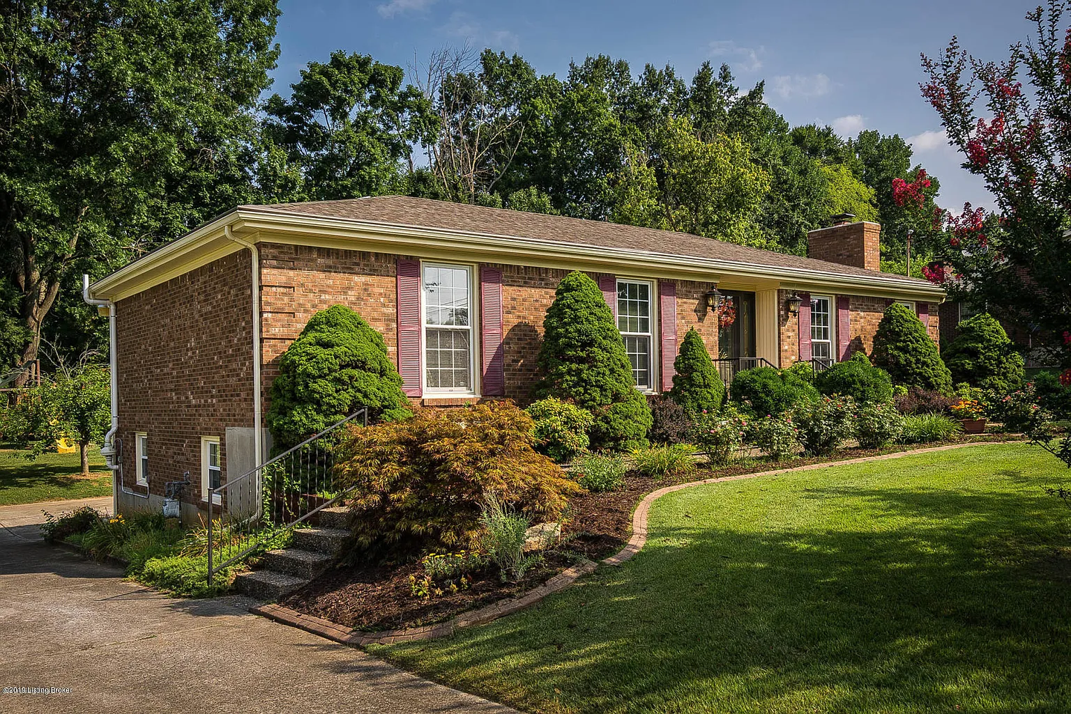 5004 Garden Dr photo 1