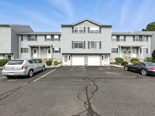 50 Waters Edge Dr #50, Ludlow, MA 01056