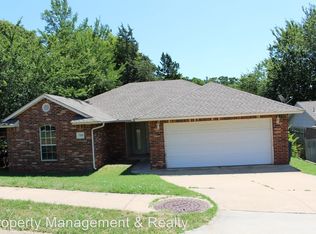 720 Rimrock Rd, Edmond, OK 73034