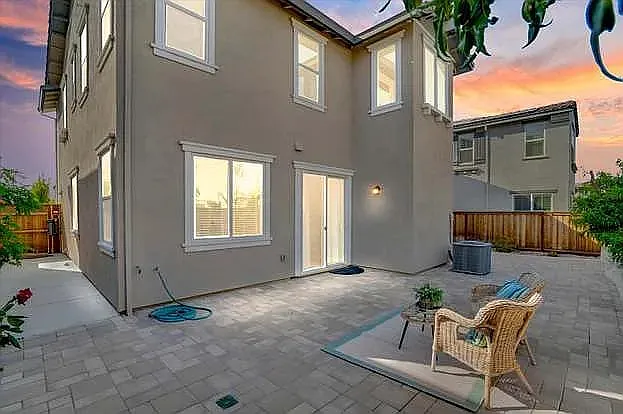 Building Photo - 1646 S Macias Pl