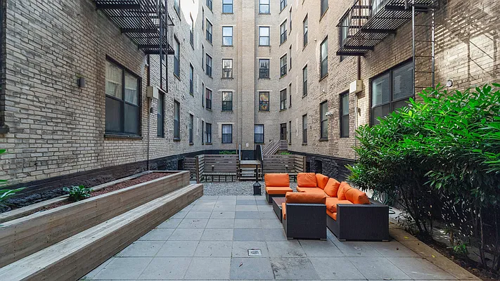 Rented by Nooklyn NYC LLC | media 31