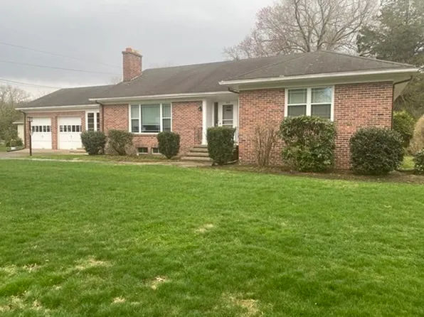 217 Williams St, Longmeadow, MA 01106