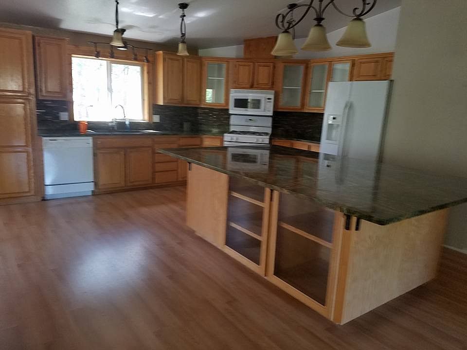 Open Concept Granite Kitchen