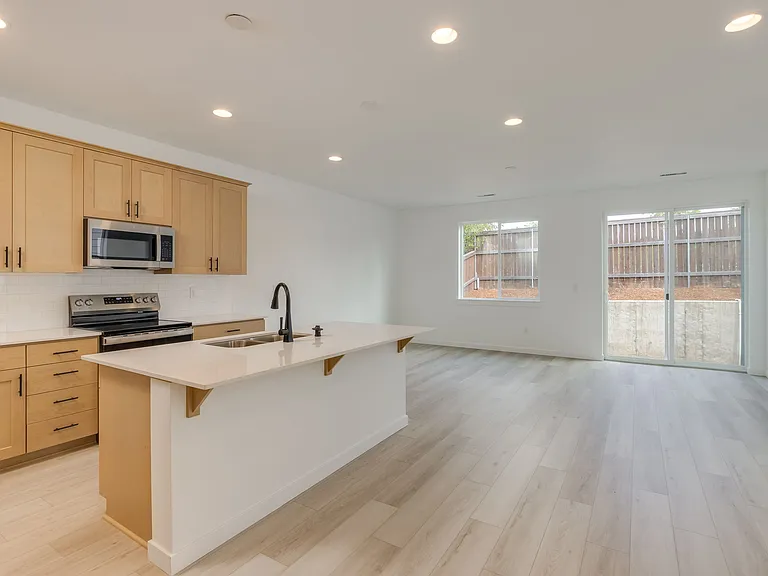 806 NW 178th Way — Photo 7
