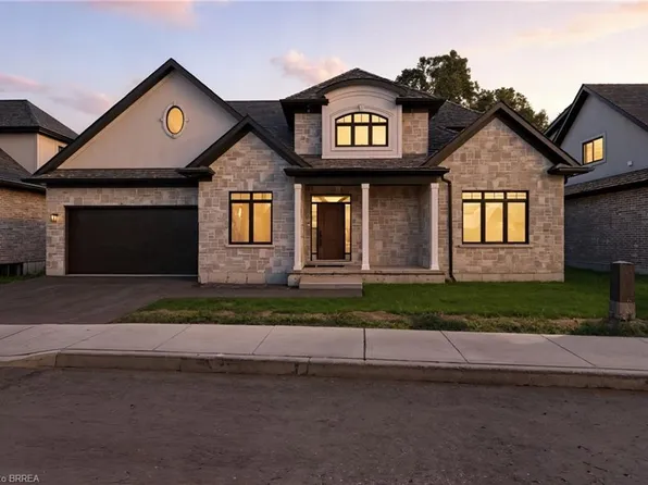 242 Mount Pleasant St #4, Brantford, ON N3T 1V1