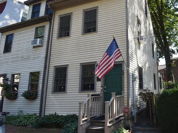 56 W Pearl St, Burlington, NJ 08016