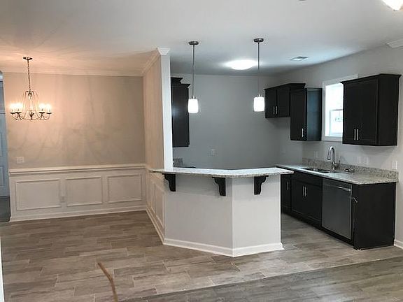 4th image of 279 Chavous St