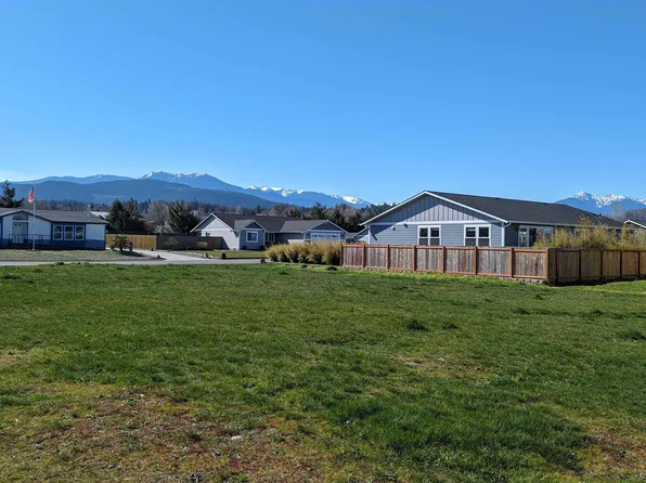 9999 Chiesa Pl, Sequim, WA 98382